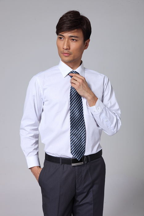 男士職業(yè)襯衫設(shè)計生產(chǎn)